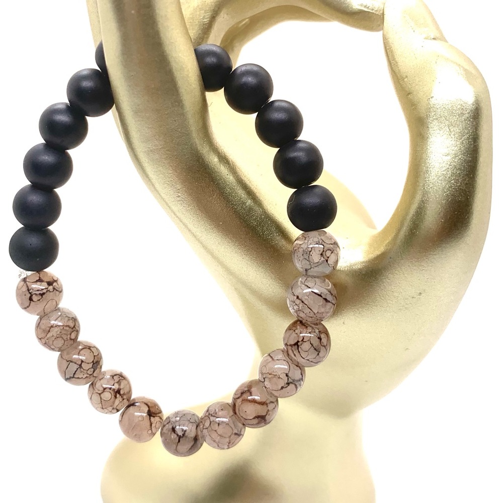 [Black Sand] Luxurious Matte Onyx & Crackle Glass Beaded Bracelet